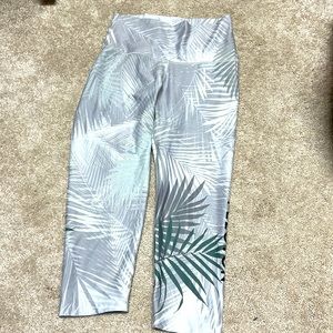 WITH Peloton cropped leggings